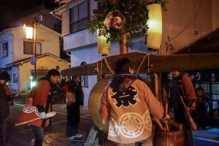 四万温泉の鳥追い祭り